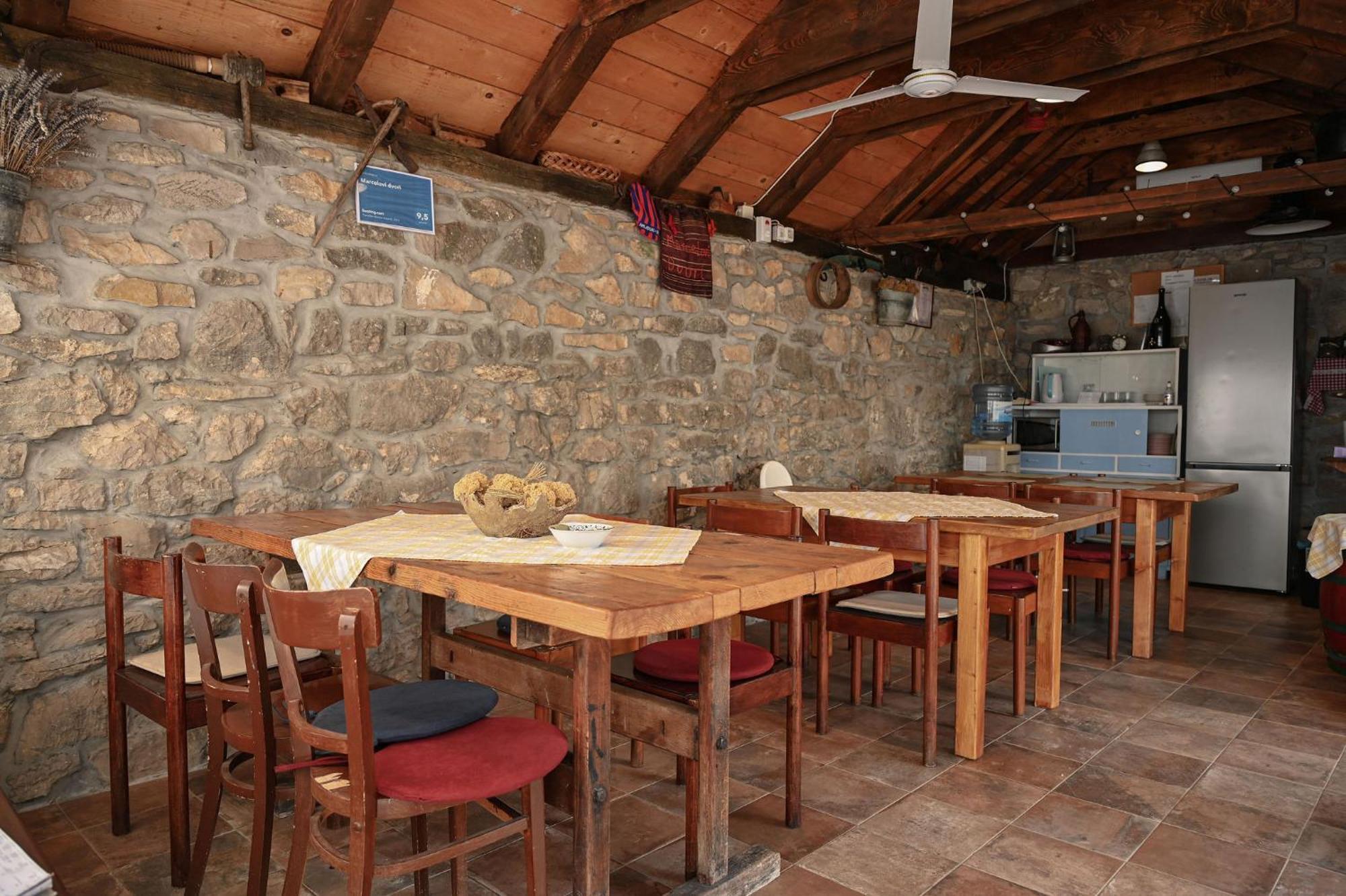 Marcelovi Dvori Bed & Breakfast Пировац Екстериор снимка
